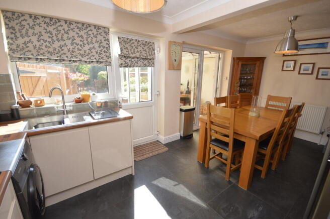 Broomfield Crescent, Wivenhoe photo 5