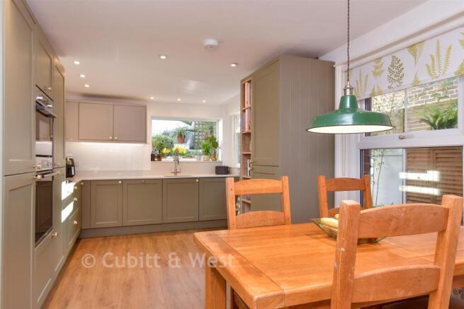 Kitchen/ Breakfast Room