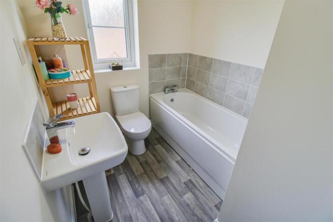 3 bed Semi-Detached for sale Image 11