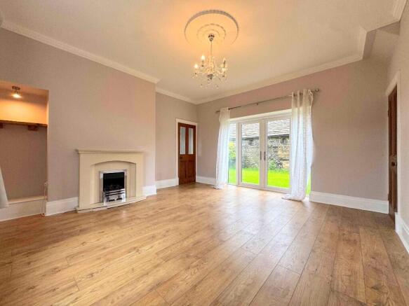 4 bed Link Detached House for sale Image 7