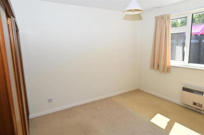 2 bed Semi-Detached Bungalow for sale Image 7