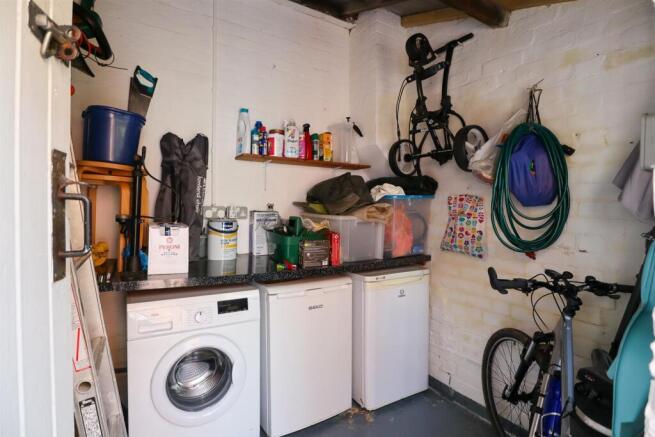 Outbuilding.jpg