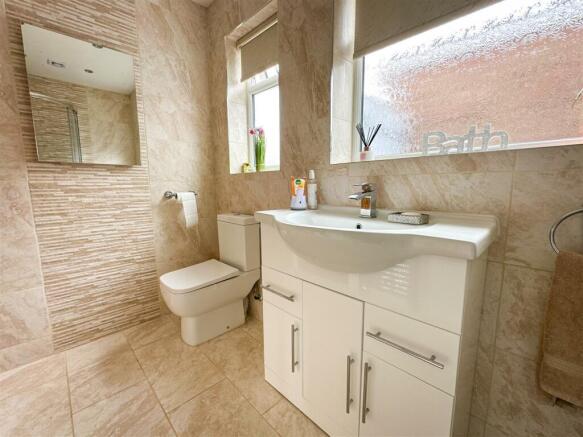 SHOWER ROOM