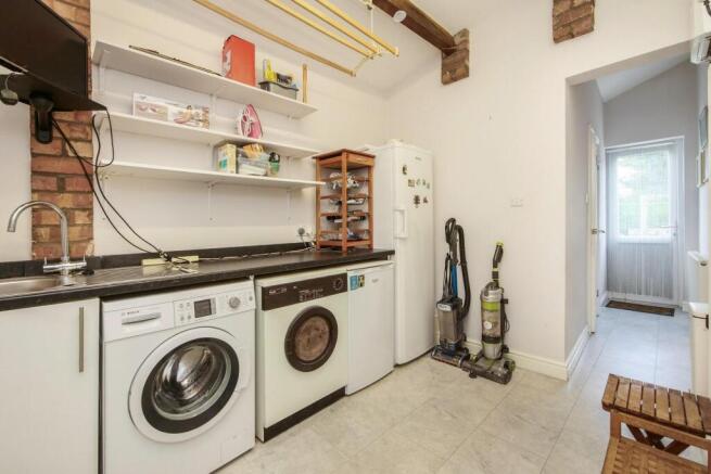 3 bed Semi-Detached for sale Image 12