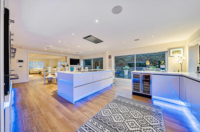 1399904-11-69692a...