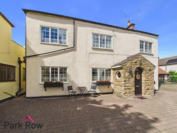 5 bed Detached for sale Image 5