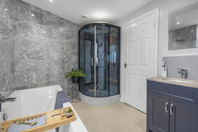 En Suite 2