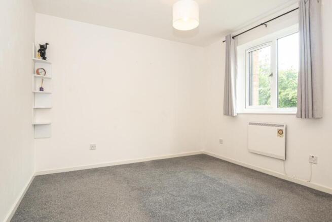2 bed Flat for sale Image 12