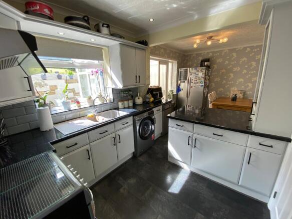 3 bed Semi-Detached for sale Image 5