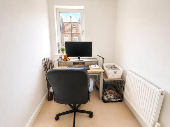 3 bed Terraced for sale Image 12