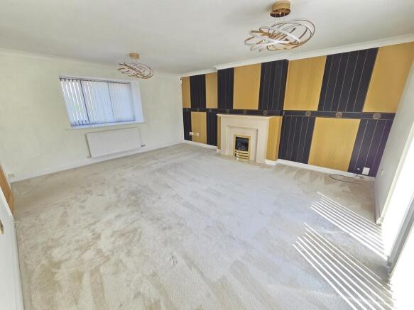 5 bed Detached to rent Image 5