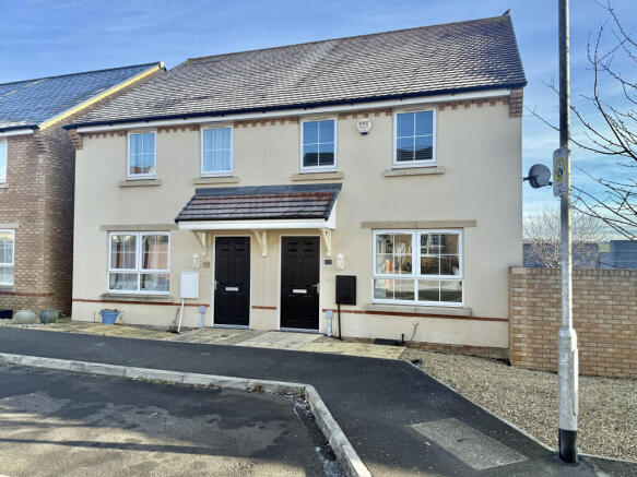 3-bed semi-detached on Great Mead, Yeovil, Somerset, £240,000