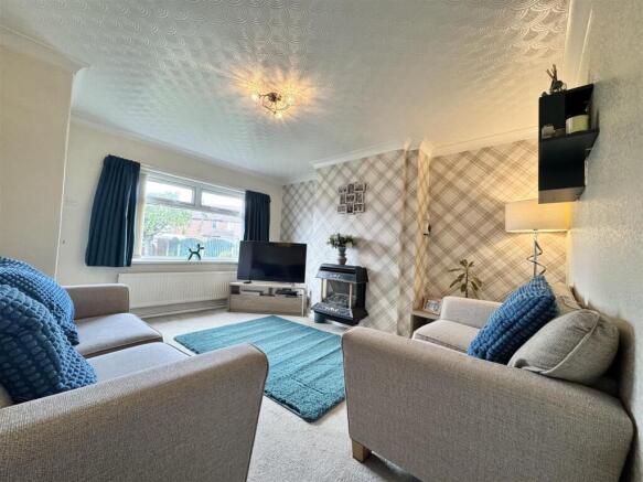 Riber Avenue, Barnsley, S71 3PT photo 4