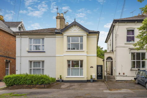 Gloucester Road, Cheltenham, GL51 8NR