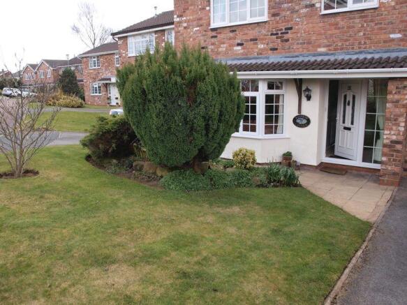 Front Garden (2)
