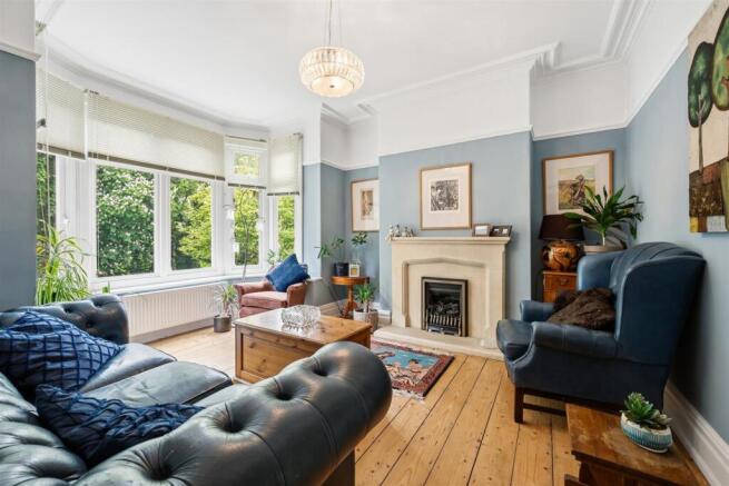 4 bed Semi-Detached for sale Image 5