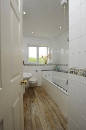 en suite 1.jpg