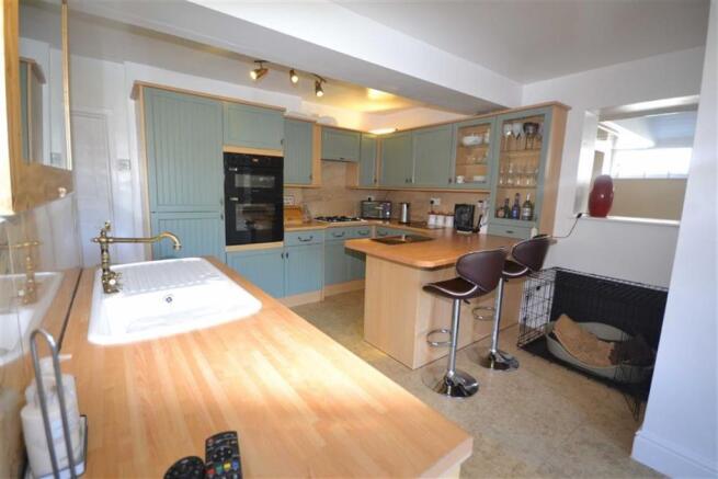 BREAKFAST KITCHEN