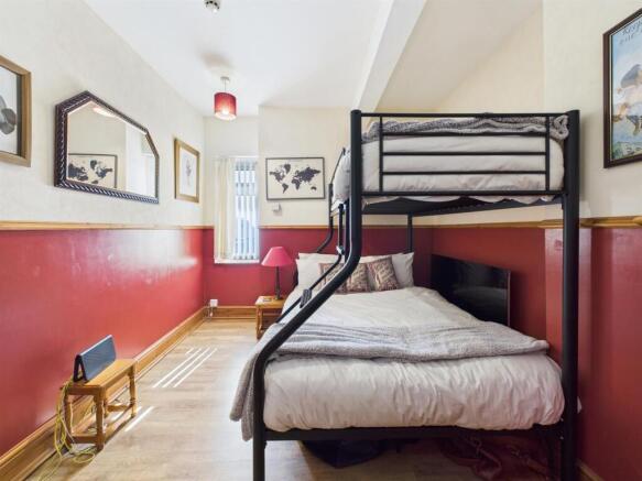2 bed Flat for sale Image 7
