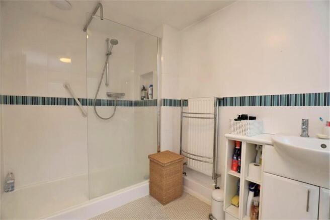 Spacious En-suite Shower Room