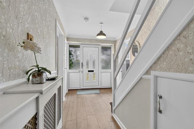 4 bed Detached for sale Image 10