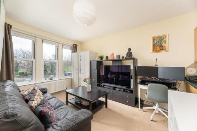 2 bed Apartment for sale Image 7