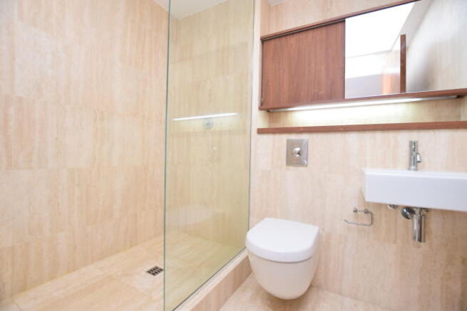 2 bed Apartment to rent Image 6