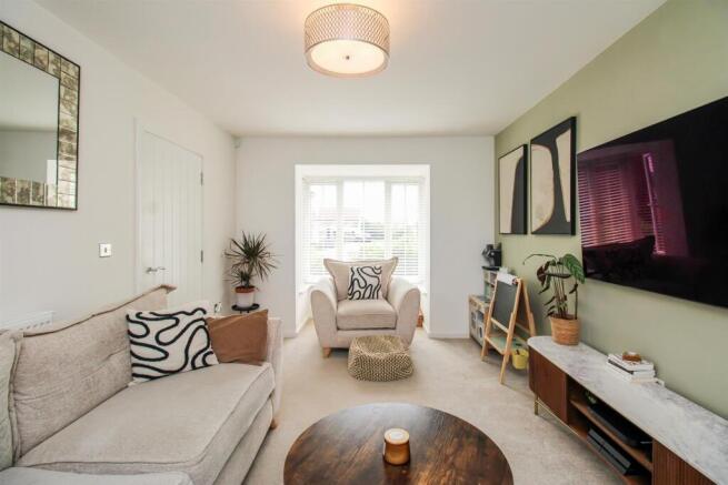 4 bed Detached for sale Image 6
