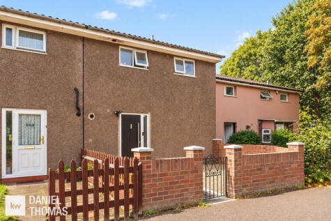 DANIEL THOMAS | Longcroft Drive, Waltham Cross, EN8