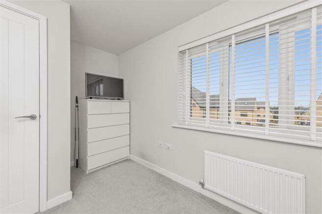 3 bed Terraced for sale Image 11