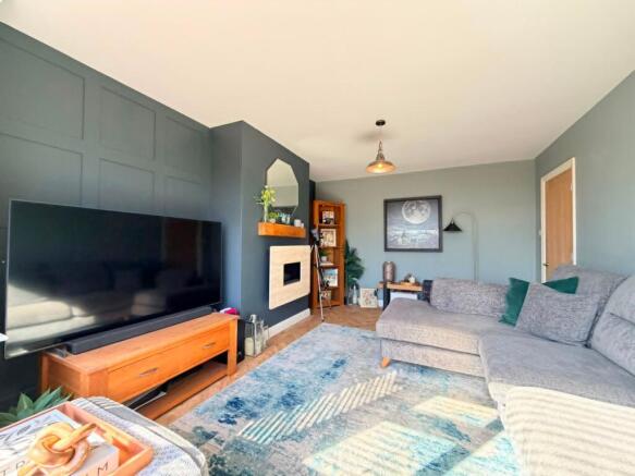 4 bed Semi-Detached for sale Image 5