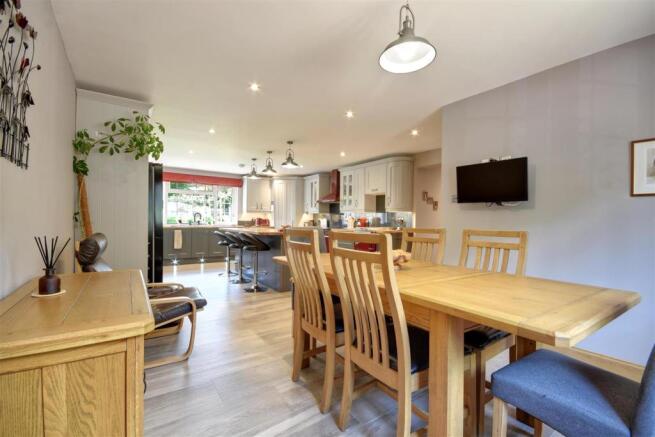 Kitchen / dining room