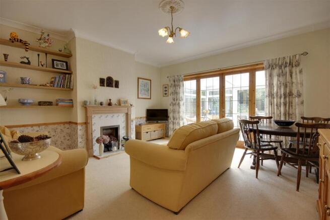 Sitting/Dining Room