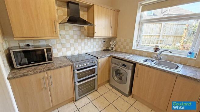 3 bed Semi-Detached for sale Image 4