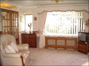 Lounge front
