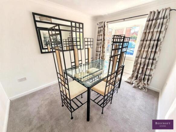 4 bed Detached for sale Image 4