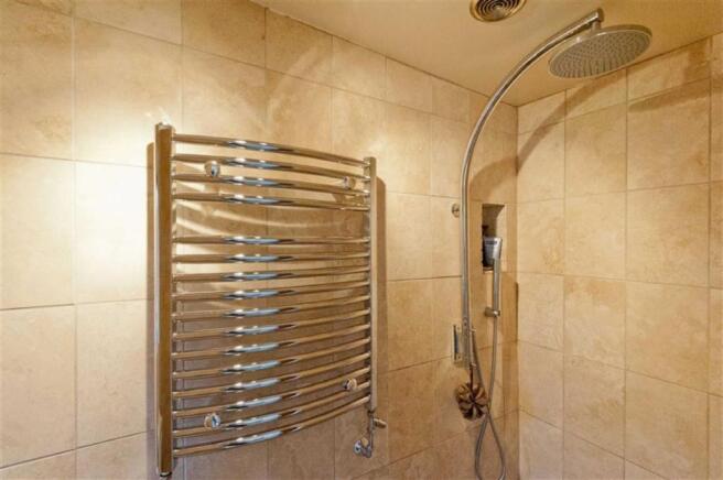 LUXURY SHOWER/WET RO
