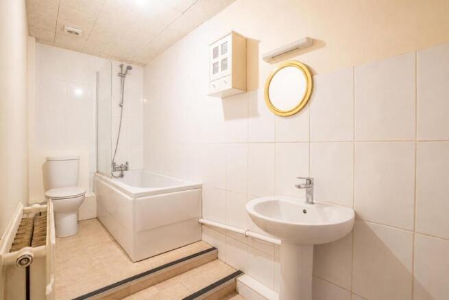 8 bed Flat for sale Image 10
