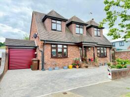56, St Davids Drive, Leigh-on-sea SS9 3RF