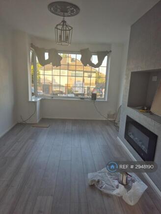 3 bed Semi-Detached to rent Image 5