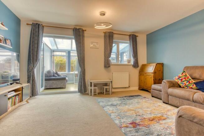 Ewemove Taunton - Roys Place (7)