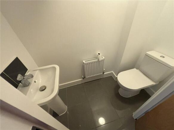 3 bed Terraced to rent Image 4