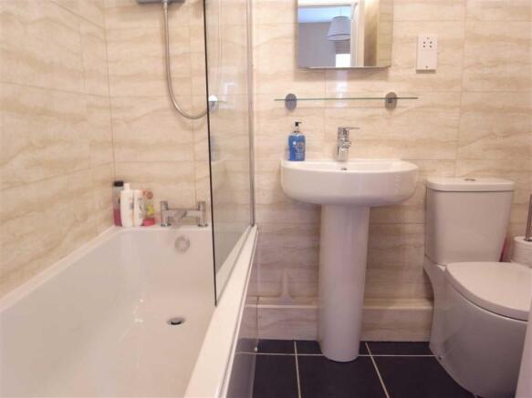 BATHROOM/WC