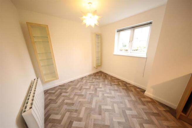 2 bed Apartment to rent Image 9