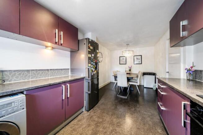 4 bed Town House for sale Image 7