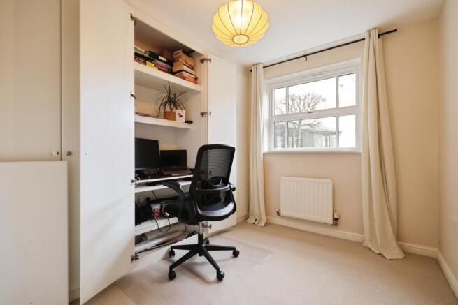 2 bed Ground Flat for sale Image 12