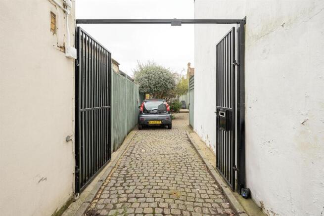 Lansdowne Road, E17