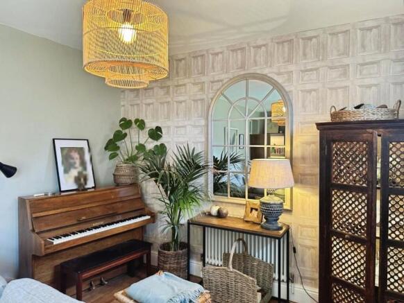 3 bed Flat for sale Image 5