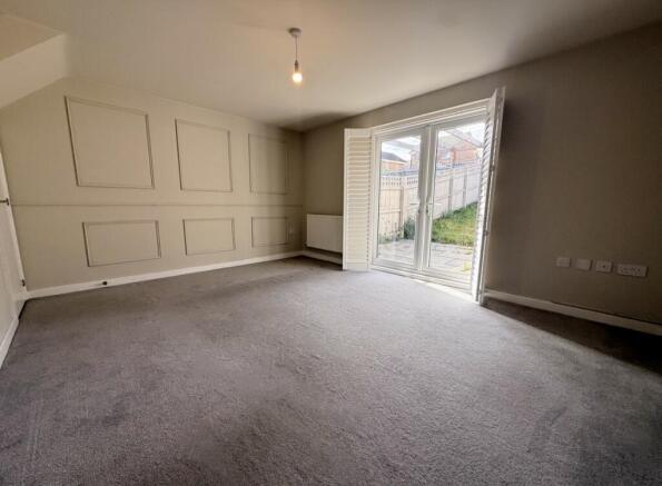 3 bed Semi-Detached to rent Image 4