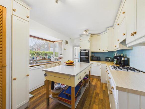 2 bed Semi-Detached for sale Image 12